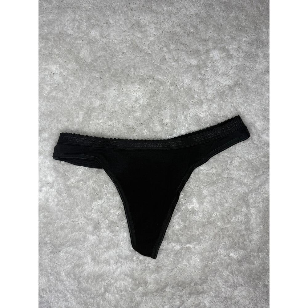 Victoria’s Secret Low Rise Thong Black Cotton Logo Waist Medium 2004
